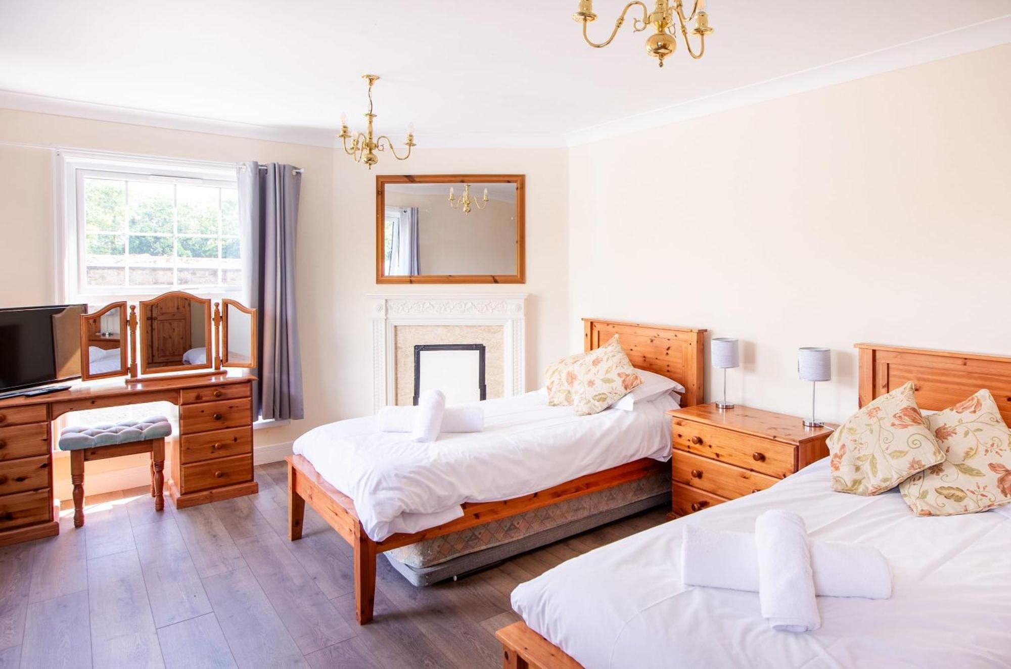 Stunning 6 Bedroom Cottage Near Cornish Coast Bude Eksteriør bilde